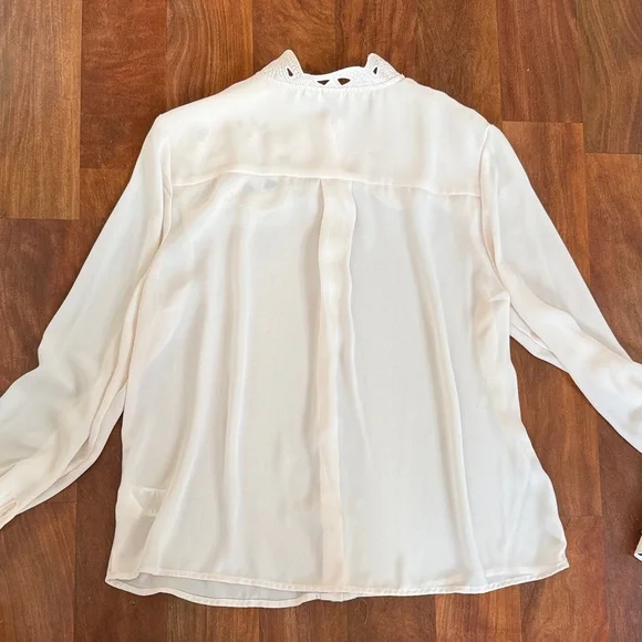 Joie Cream Lace Detail Blouse size small - Picture 5 of 5